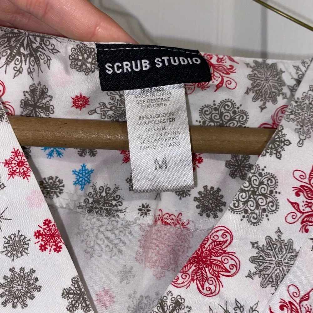 Scrub top set - Picture 5 of 6